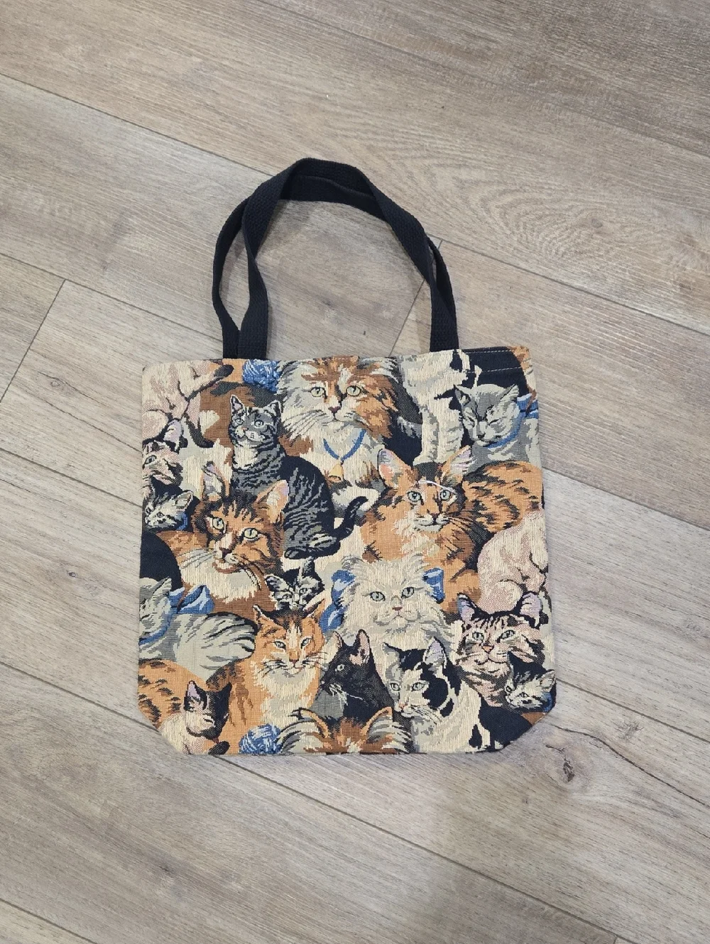 Retro 90's Cat Pattern Tapestry Tote Bag in Multi-Color - Picture 1 of 6